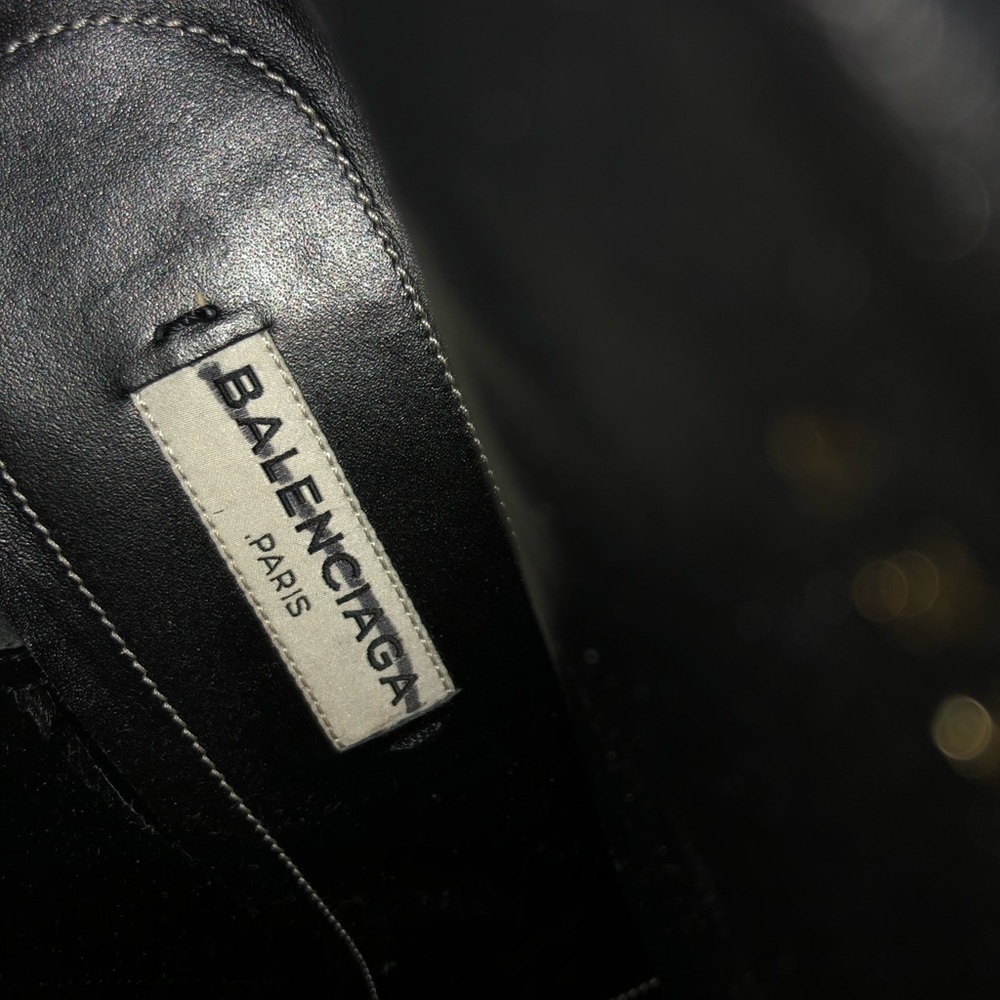 Authentic Balenciaga - Picture 7 of 8